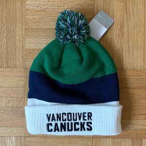 Vancouver Canucks Pom Beanie Hat - Green/Navy/White